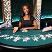 Người dùng Việt Nam theo dõi kèo bóng đá trên điện thoại qua gamebet